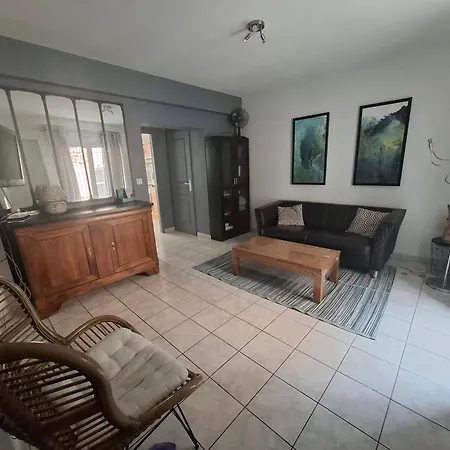 Centre - Maison De - 2 - 4 Personnes - 60 M2 Avec Parking Gratuit Prive, Wifi Et Clim Dom wakacyjny