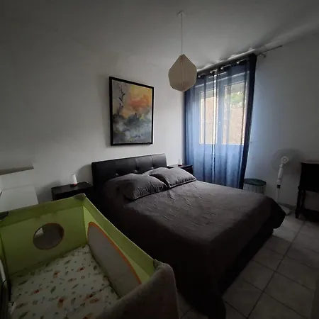 Centre - Maison De - 2 - 4 Personnes - 60 M2 Avec Parking Gratuit Prive, Wifi Et Clim