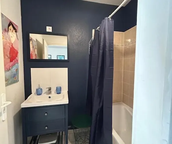 Centre - Maison De - 2 - 4 Personnes - 60 M2 Avec Parking Gratuit Prive, Wifi Et Clim *